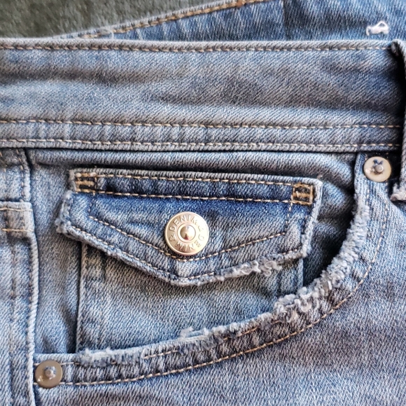 H&M denim cuffed shorts - Picture 5 of 7